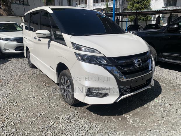 Nissan Serena 2017 Off white