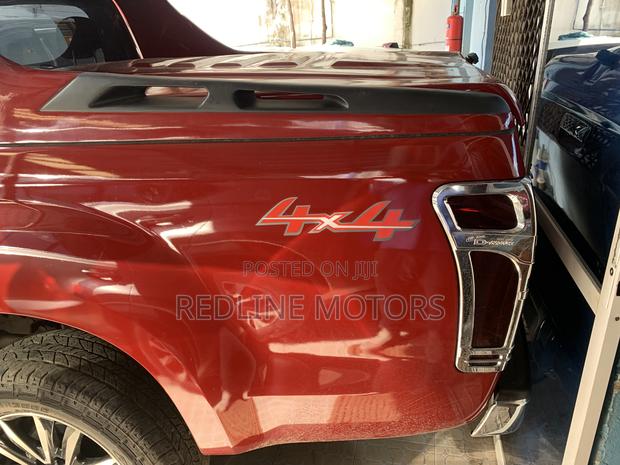 Isuzu D-MAX 2017 Red