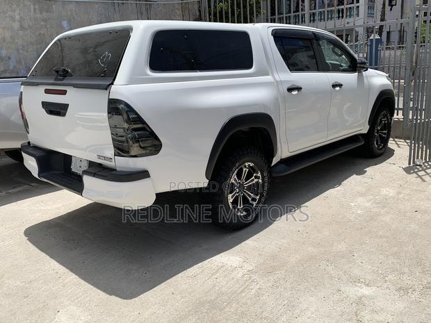 Toyota Hilux 2020 Pearl