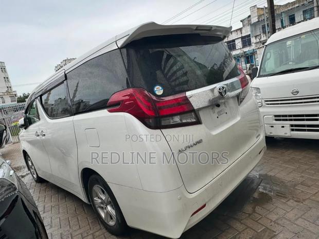 Toyota Alphard 2018 Pearl