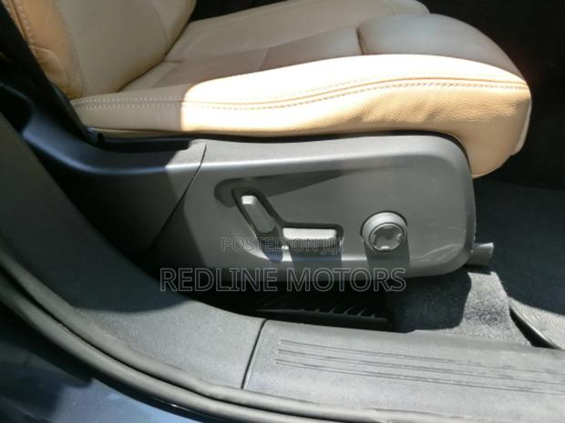 Volvo XC40 2018 Gray