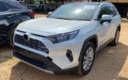 Toyota RAV4 2018 Pearl for sale