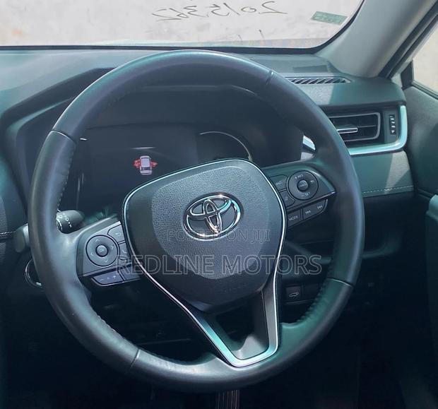Toyota RAV4 2017 Burgundy