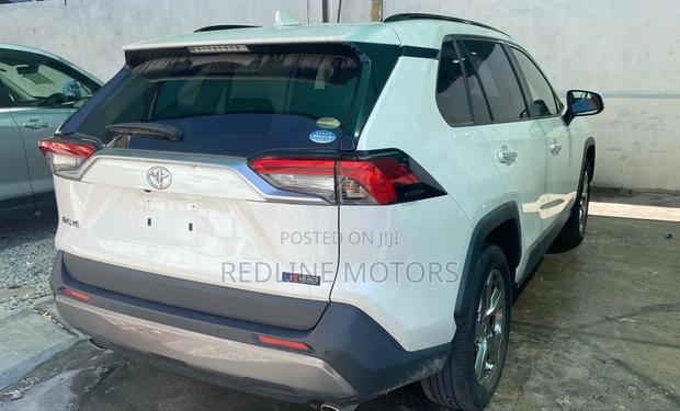 Toyota RAV4 2017 Burgundy