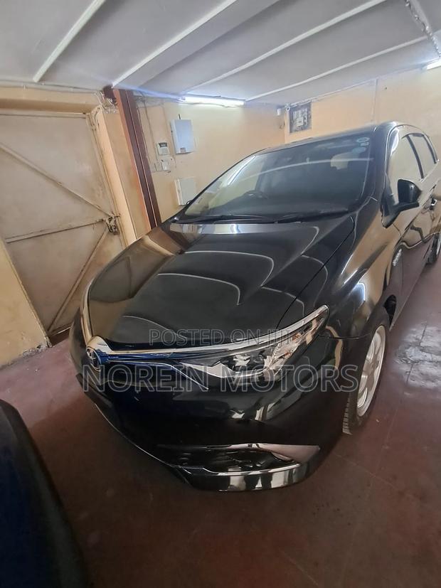 Toyota Auris 2017 Black