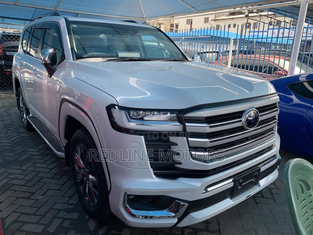 Toyota Land Cruiser 2023 Off white