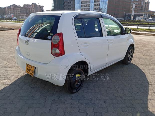 Toyota Passo 2012 White