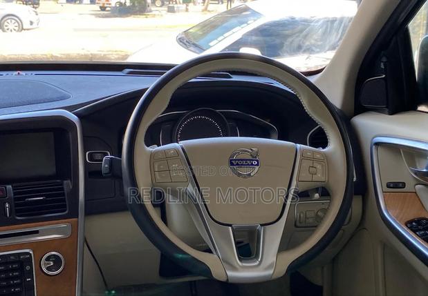 Volvo XC60 2018 Blue