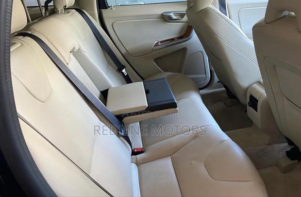 Volvo XC60 2018 Blue