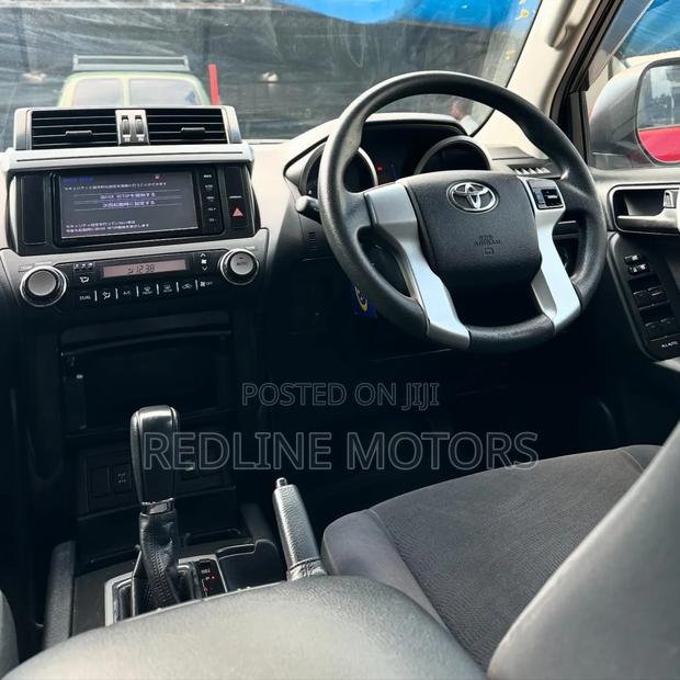 Toyota Land Cruiser Prado 2.8 2017 Red