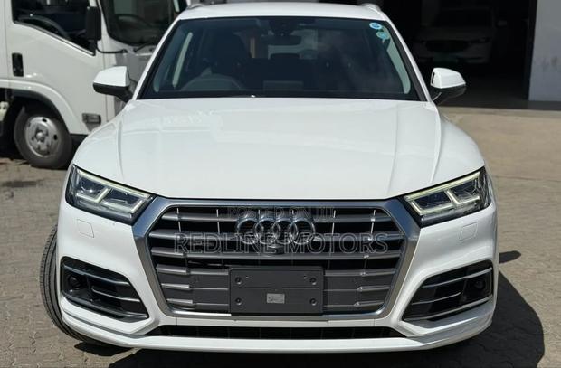 Audi Q5 2017 Off white