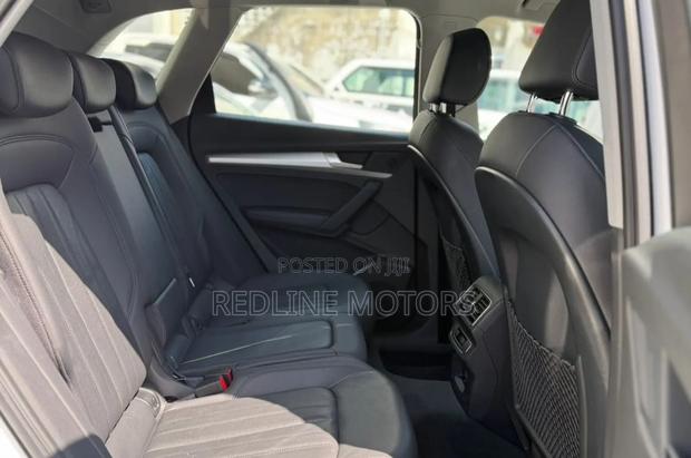 Audi Q5 2017 Off white