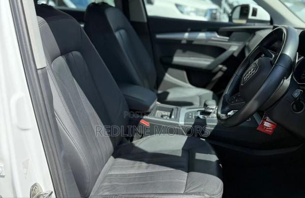 Audi Q5 2017 Off white