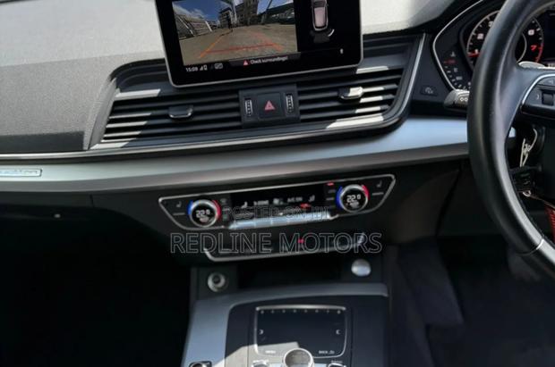 Audi Q5 2017 Off white