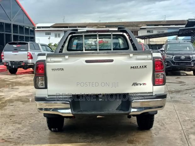 Toyota Hilux 2017 White