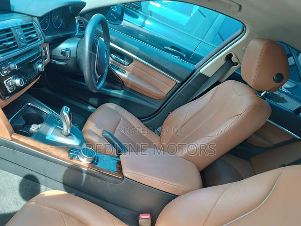 BMW 320i 2017 Blue