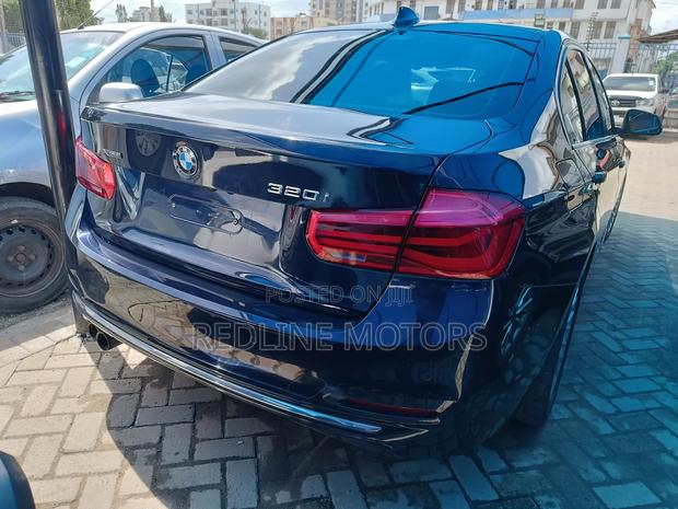 BMW 320i 2017 Blue