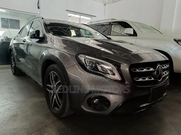 Mercedes-Benz GLA 250 2017 Brown