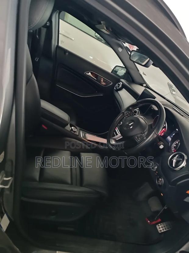 Mercedes-Benz GLA 250 2017 Brown