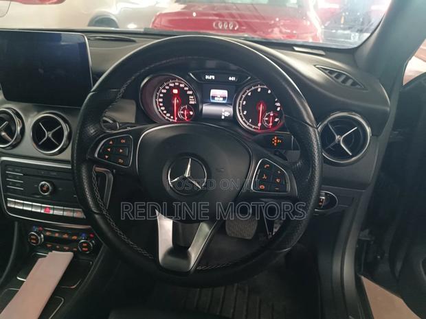 Mercedes-Benz GLA 250 2017 Brown