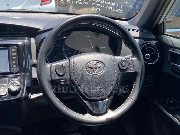 Toyota Corolla Fielder 1.5 Petrol AWD 2017 Pearl