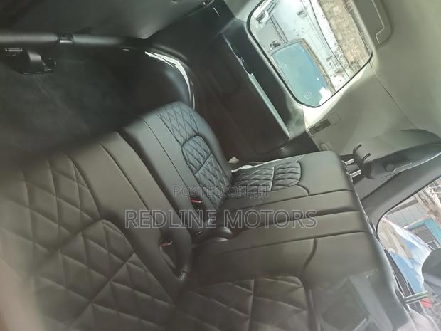 Toyota Land Cruiser 4.6 V8 AX 2018 White