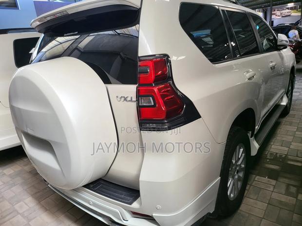 Toyota Land Cruiser Prado 2017 White