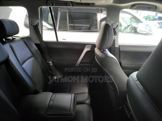Toyota Land Cruiser Prado 2017 White