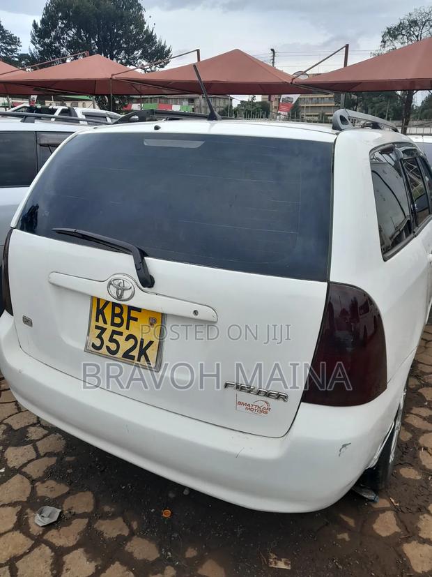 Toyota Corolla Fielder 2001 White