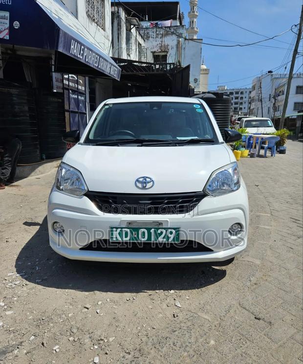 Toyota Passo 2017 White