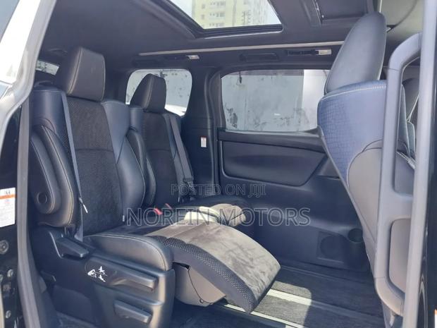 Toyota Vellfire 2018 Black