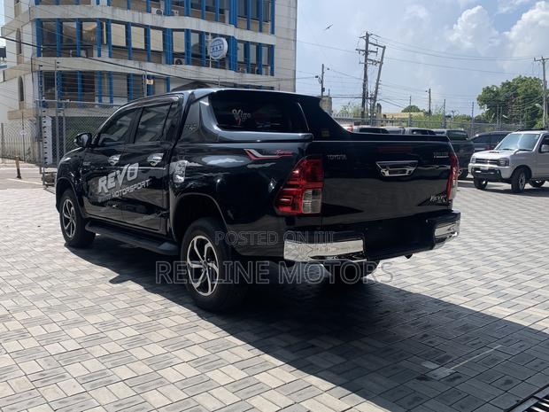 Toyota Hilux Workmate 2019 Black