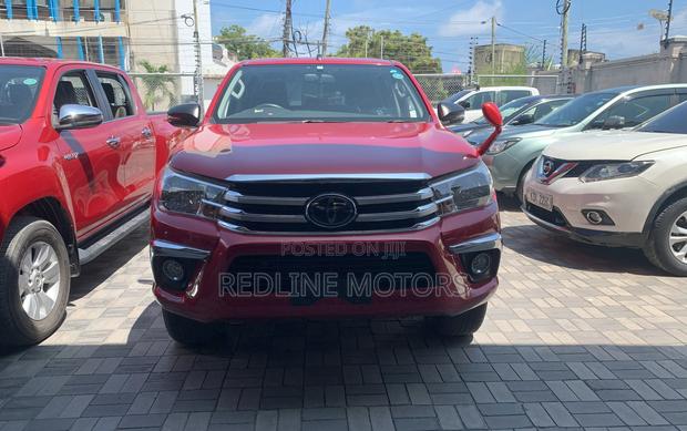 Toyota Hilux 2018 Red