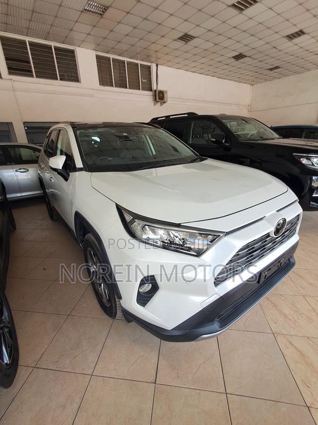 Toyota RAV4 2017 White
