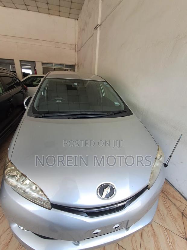 Toyota Wish 2017 Gray