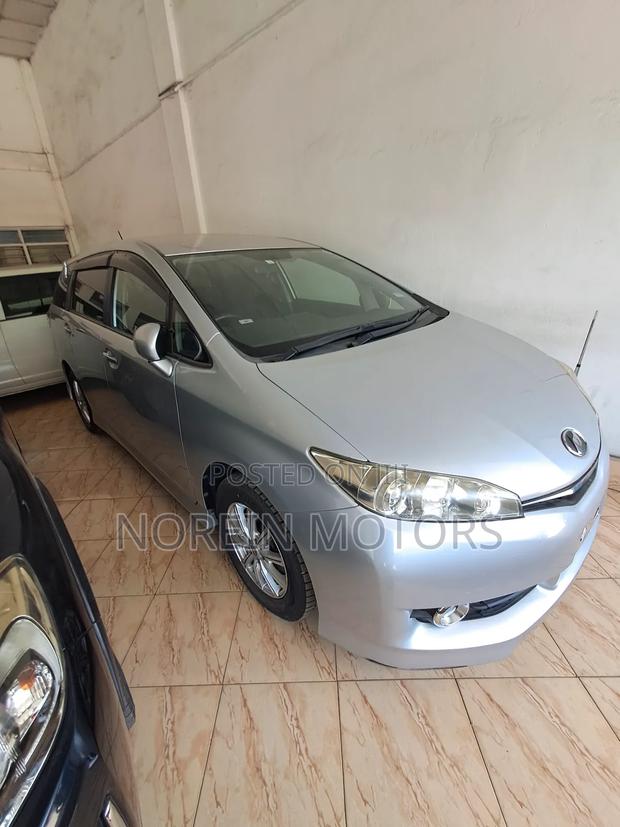 Toyota Wish 2017 Gray