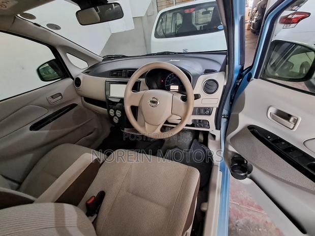 Nissan Dayz Highway Star G 2018 Blue