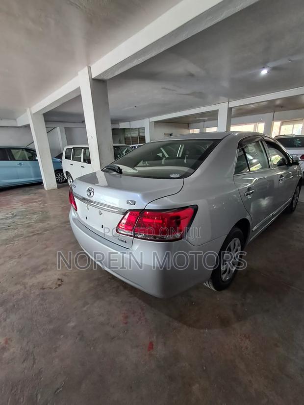 Toyota Premio 2.0 FWD 2017 Silver