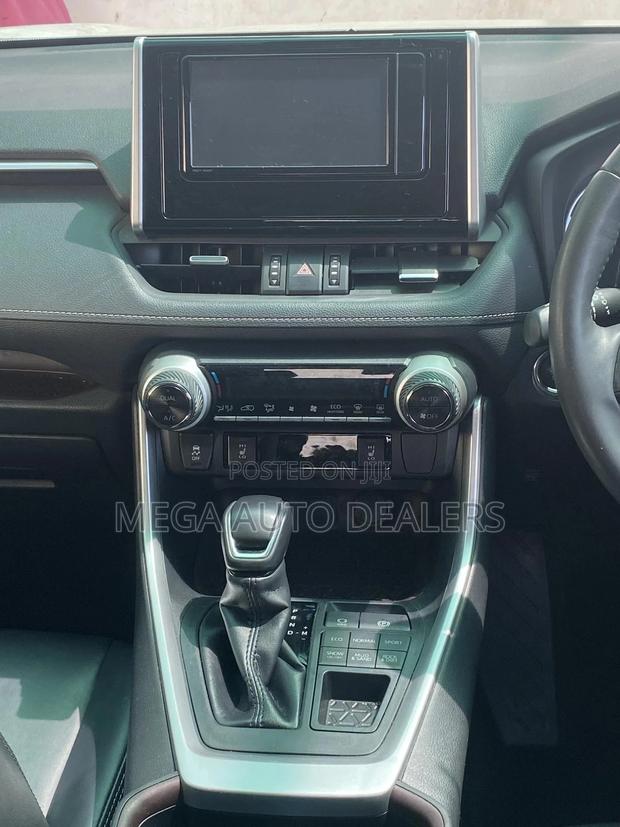 Toyota RAV4 2019 Pearl