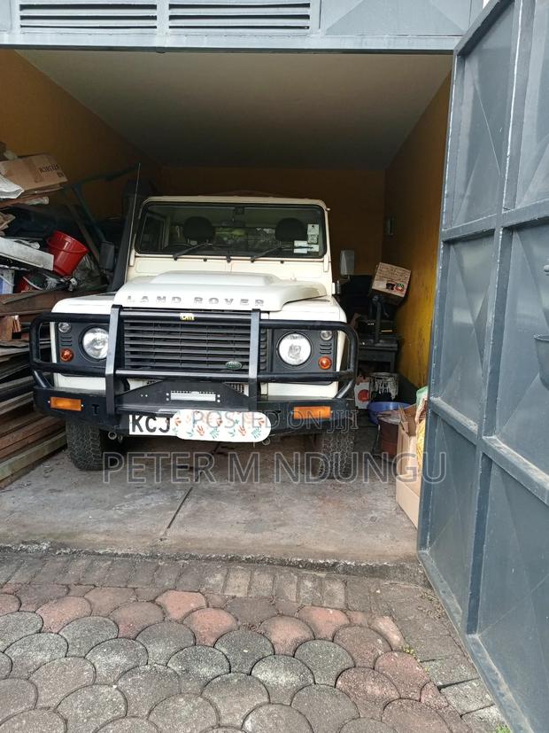 Land Rover Defender 2016 White