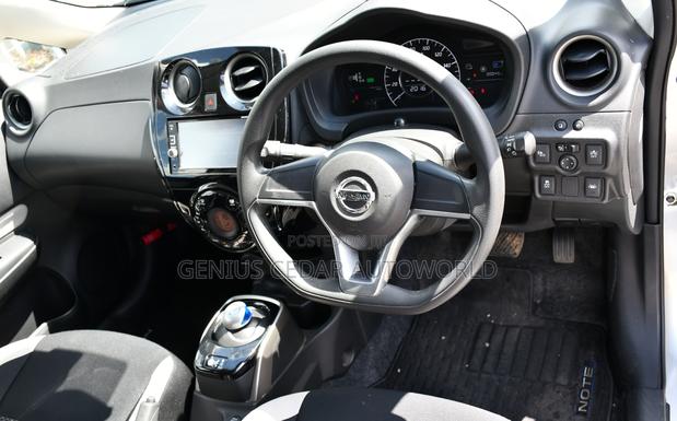 Nissan Note 2017 Silver