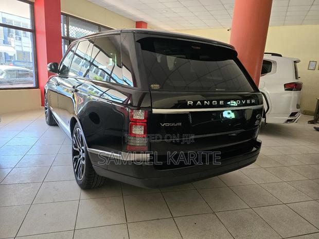 Land Rover Range Rover Vogue 2018 Black
