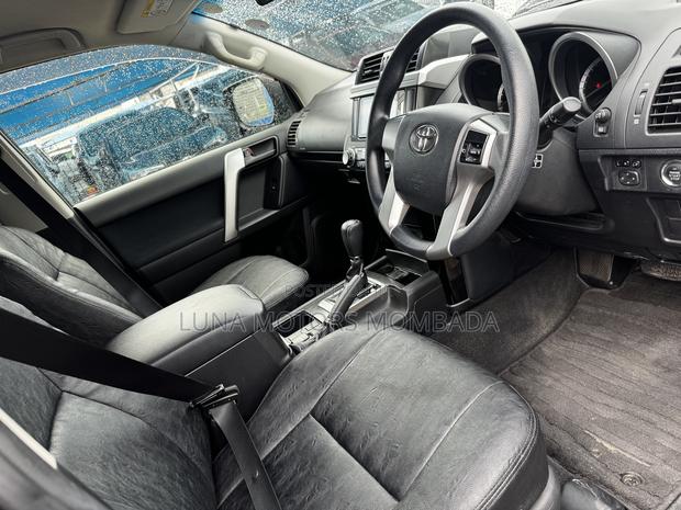 Toyota Land Cruiser Prado 2017 Gray