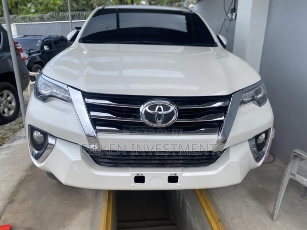 Toyota Fortuner 2.8 D AWD 2016 White