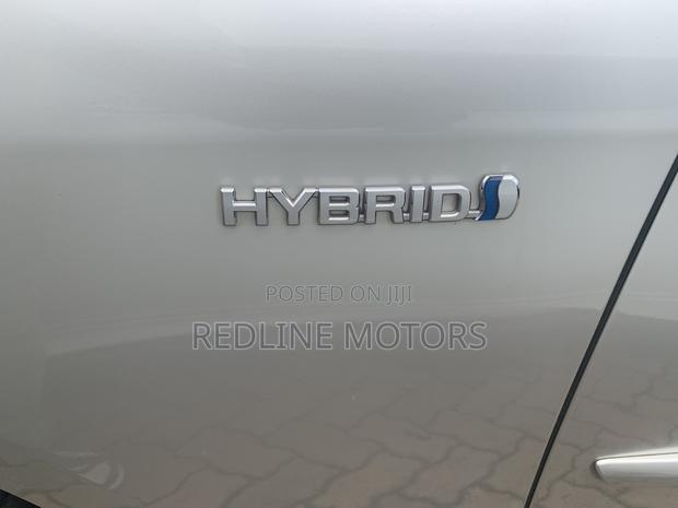 Toyota Crown Majesta 2.5 AWD Hybrid 2018 Silver