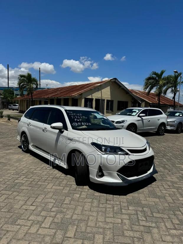 Toyota Corolla Fielder 2018 White