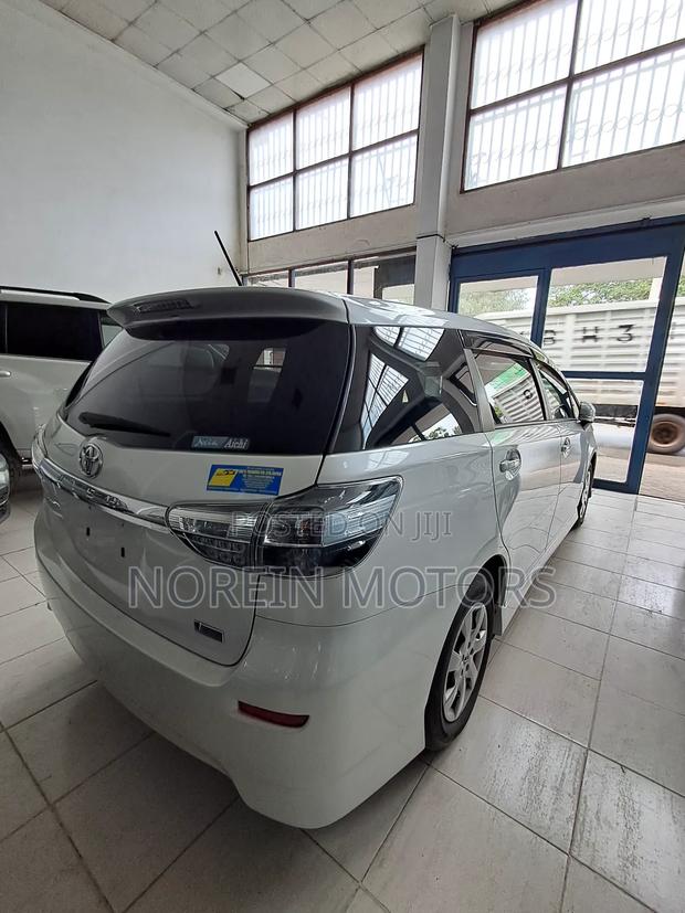 Toyota Wish 2017 White
