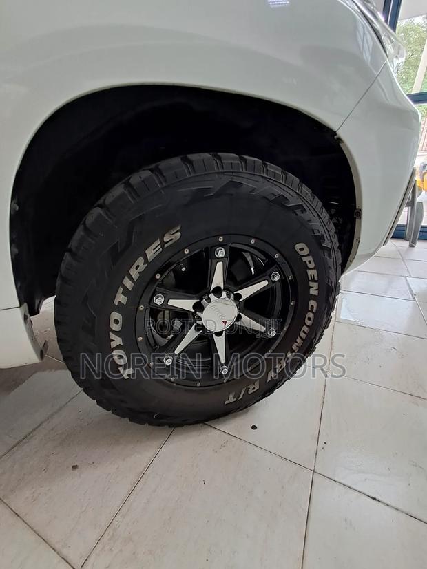 Toyota Land Cruiser Prado 2.8 2017 White
