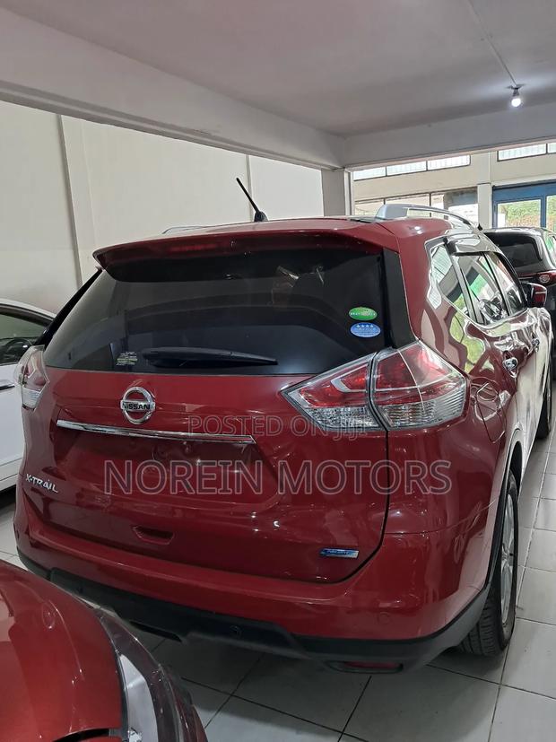 Nissan X-Trail 2017 Red