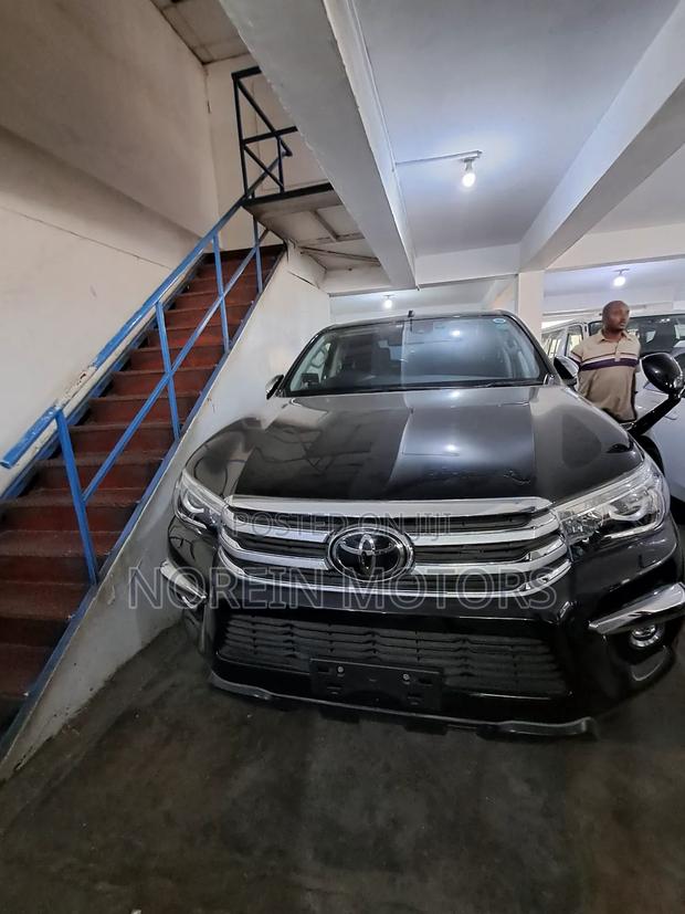 Toyota Hilux 2017 Black